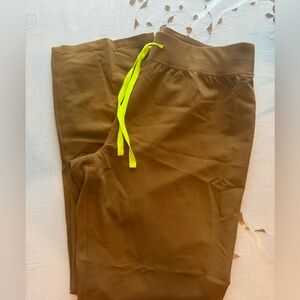 Figs Earth Livingston scrub pant